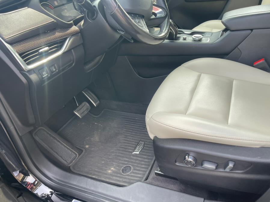 2019 Cadillac XT4 AWD 4dr Sport photo