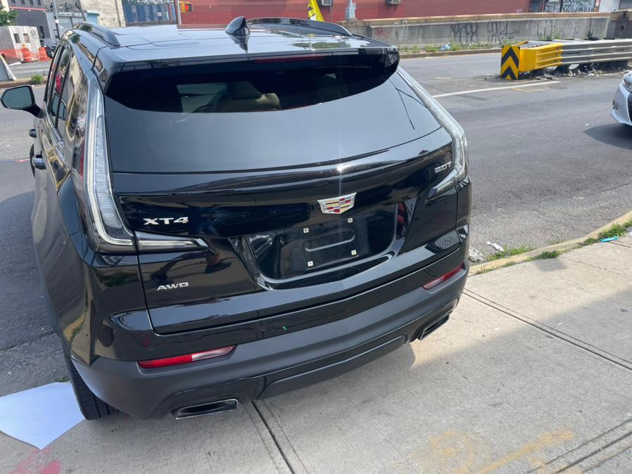 2019 Cadillac XT4 AWD 4dr Sport photo