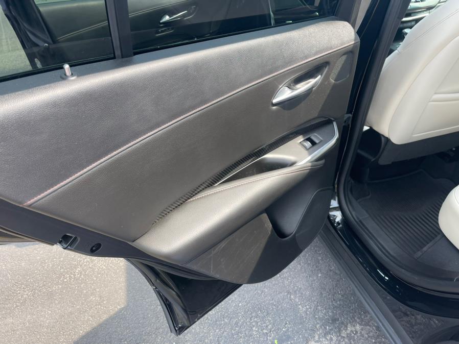 2019 Cadillac XT4 AWD 4dr Sport photo