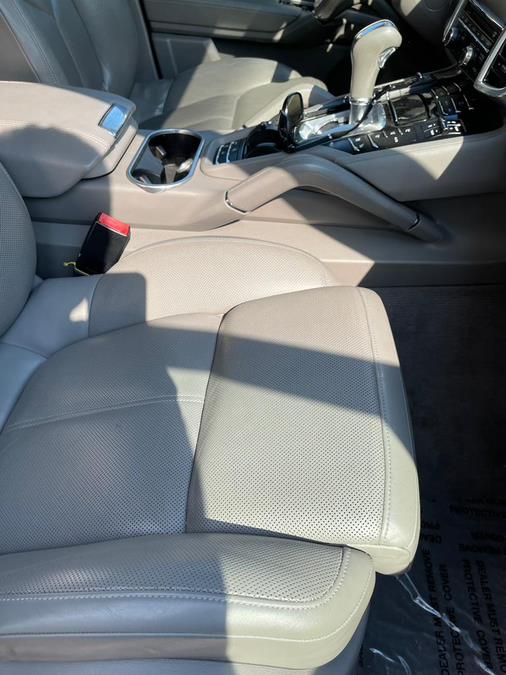 2013 Porsche Cayenne photo