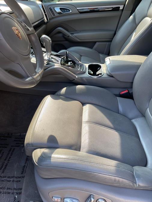 2013 Porsche Cayenne photo