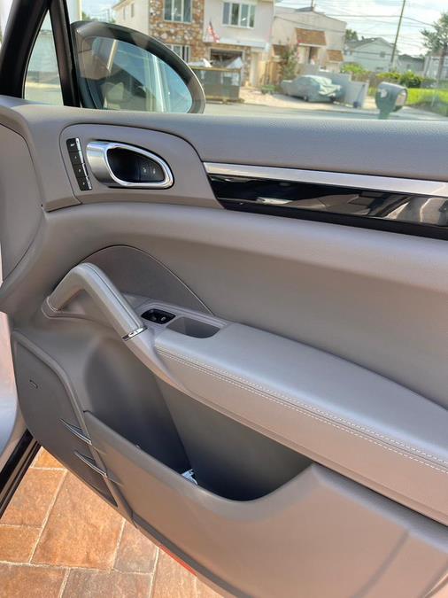 2013 Porsche Cayenne photo