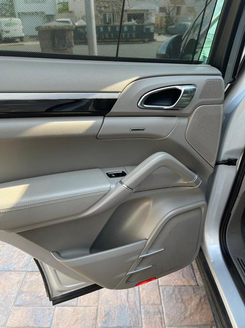 2013 Porsche Cayenne photo
