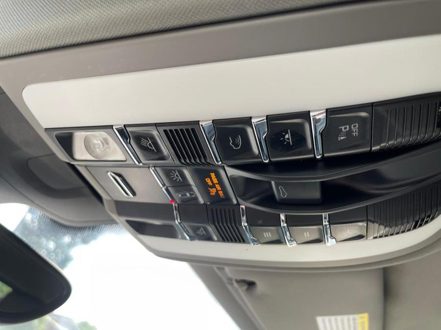2013 Porsche Cayenne photo