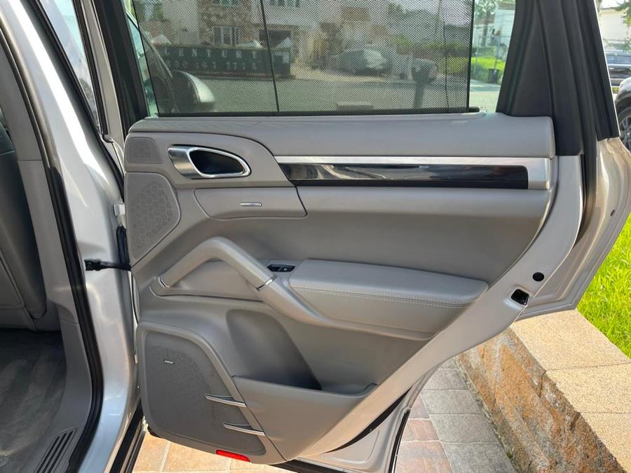 2013 Porsche Cayenne photo