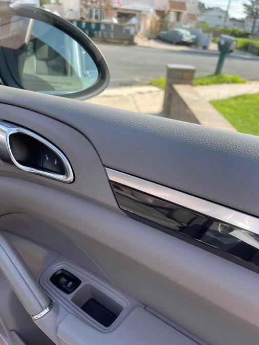 2013 Porsche Cayenne photo
