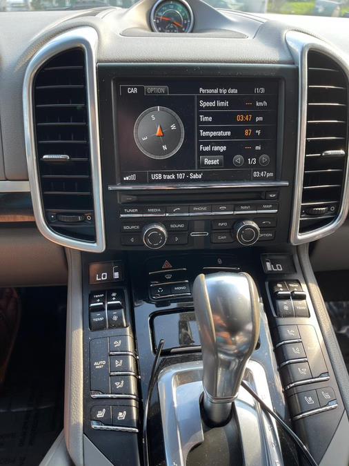 2013 Porsche Cayenne photo