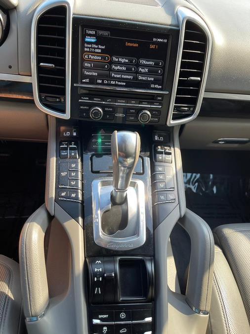 2013 Porsche Cayenne photo