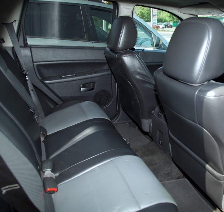 2010 Jeep Grand Cherokee Laredo photo