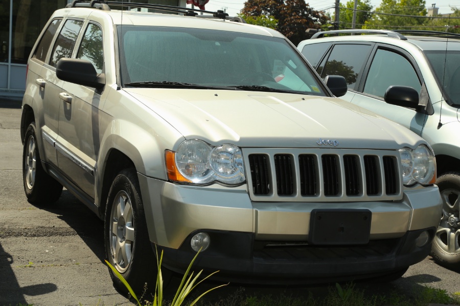 2010 Jeep Grand Cherokee Laredo photo