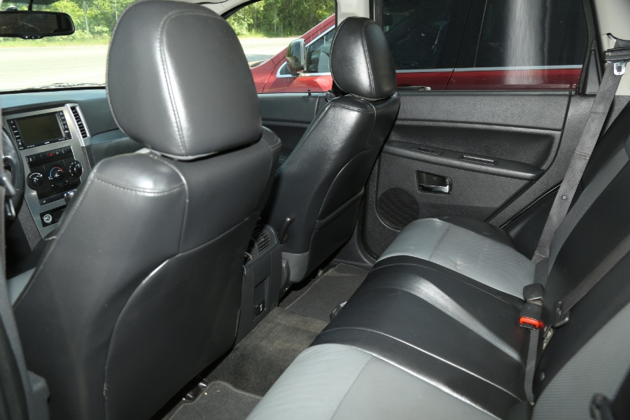 2010 Jeep Grand Cherokee Laredo photo