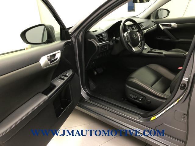 2013 Lexus CT 200h photo
