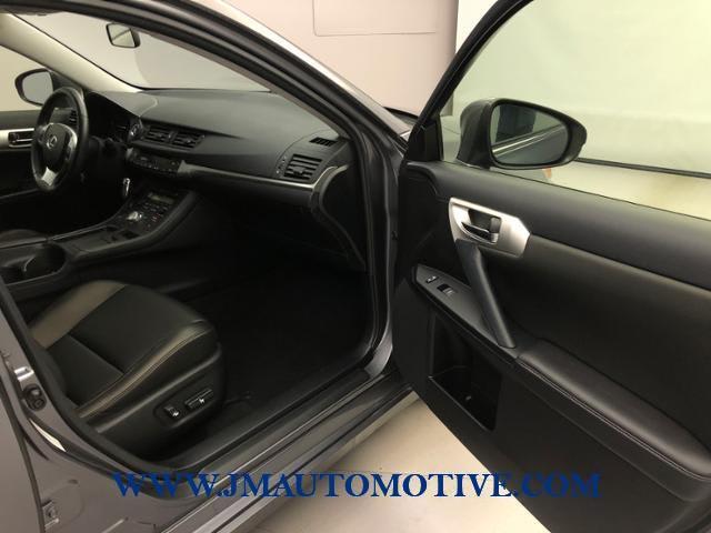 2013 Lexus CT 200h photo