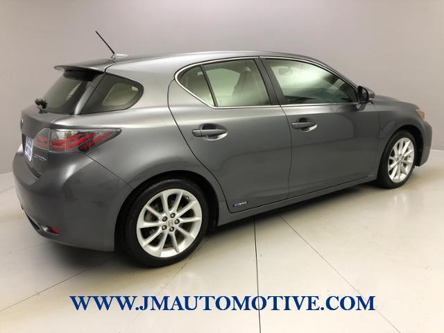 2013 Lexus CT 200h photo