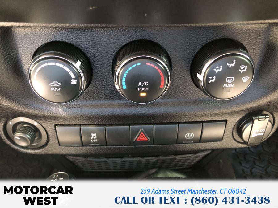 2014 Jeep Wrangler Unlimited Sahara photo