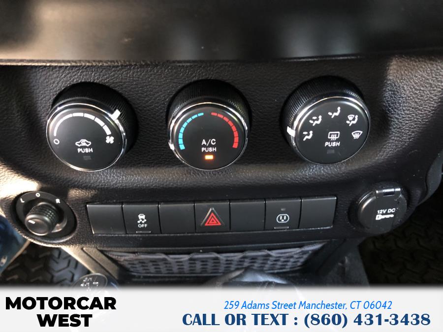 2014 Jeep Wrangler Unlimited Sahara photo