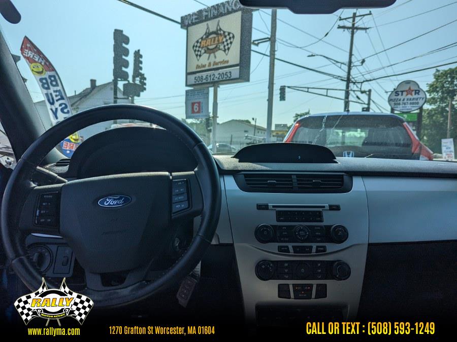 2010 Ford Focus SES photo