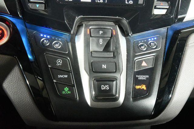 2019 Honda Odyssey Elite w/ Entertainment System photo