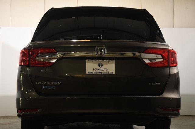 2019 Honda Odyssey Elite w/ Entertainment System photo