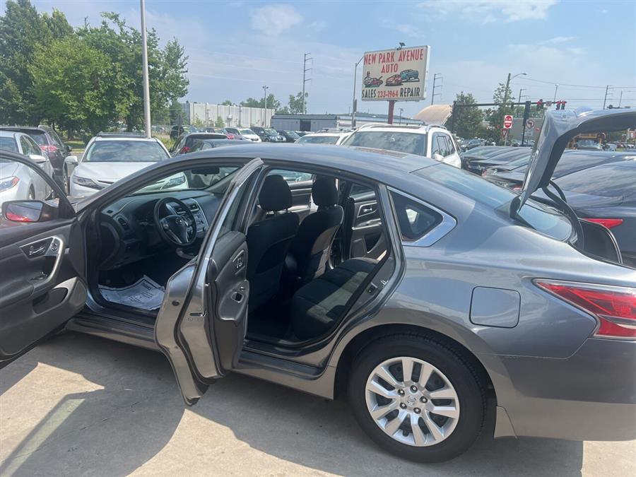 2015 Nissan Altima 2.5 S 4dr Sedan photo