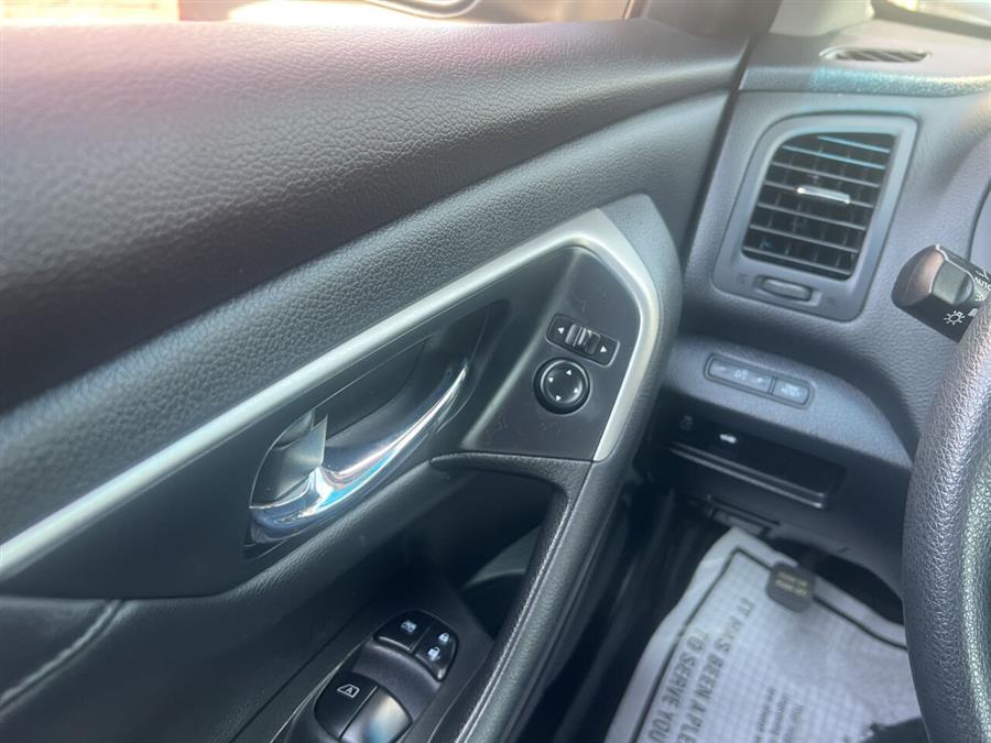 2015 Nissan Altima 2.5 S 4dr Sedan photo