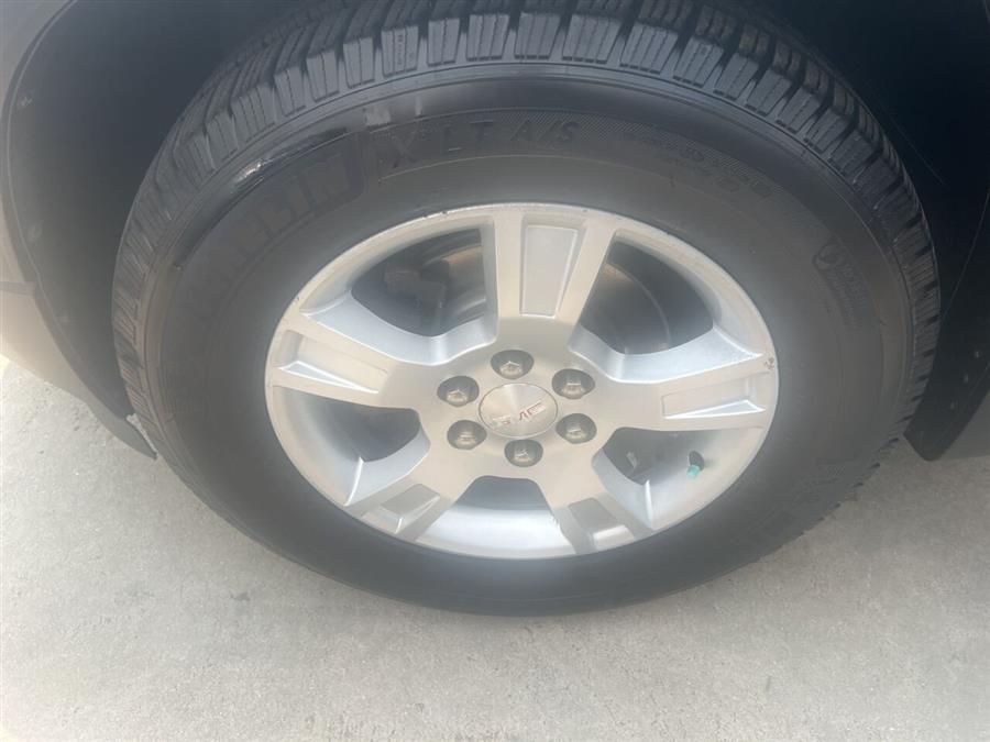 2012 GMC Acadia SL photo