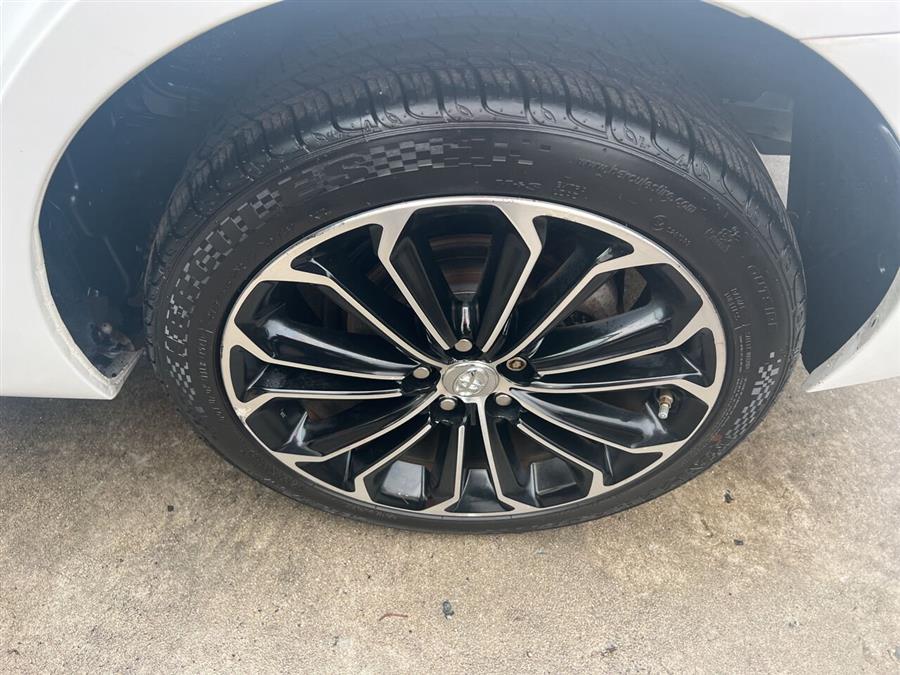 2014 Toyota Corolla L photo