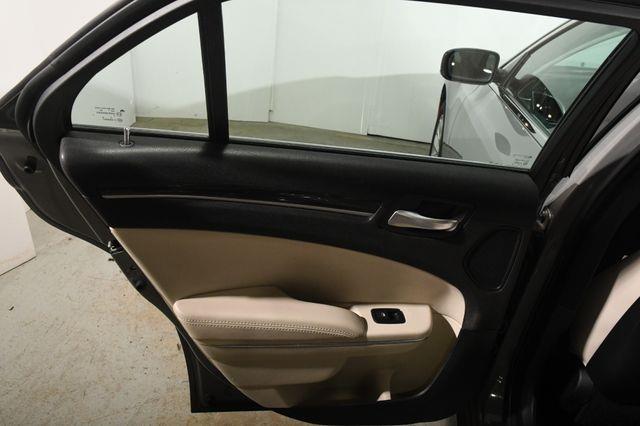 2018 Chrysler 300 Touring L photo