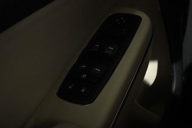 2018 Chrysler 300 Touring L photo