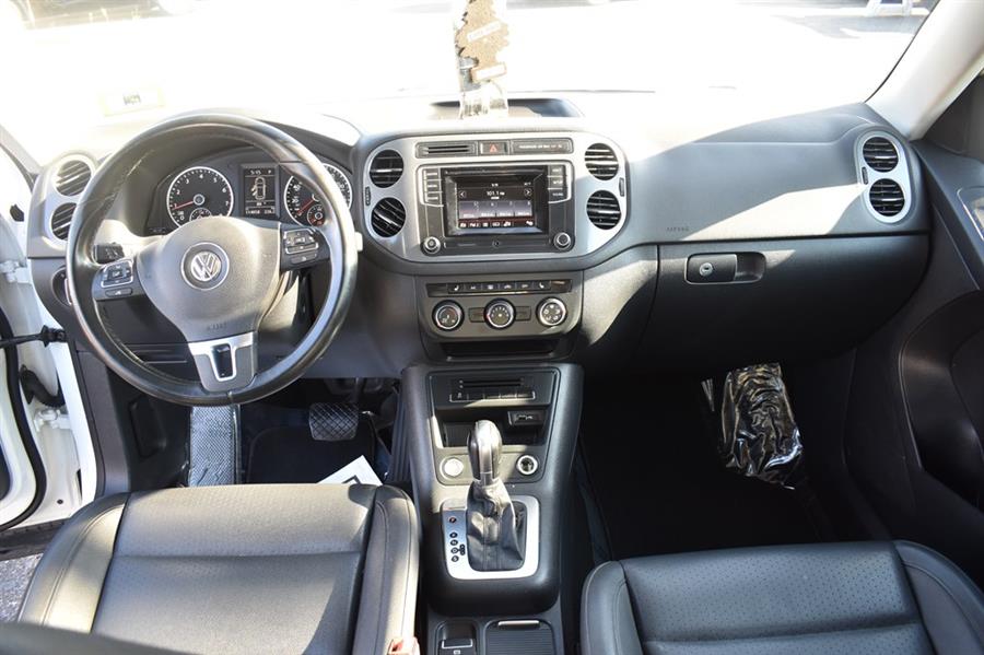 2016 Volkswagen Tiguan S photo