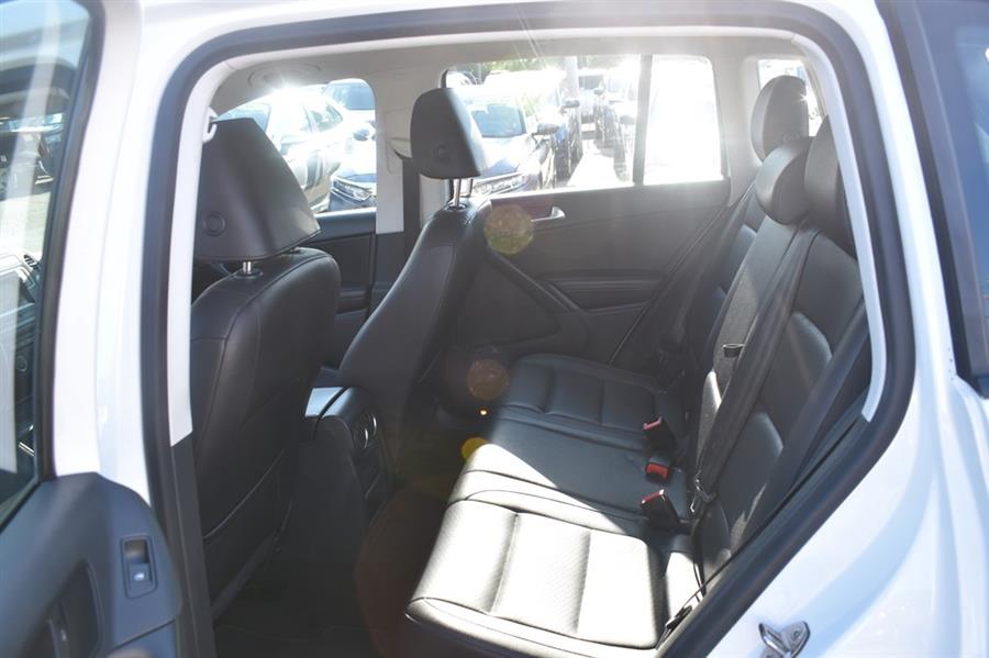 2016 Volkswagen Tiguan S photo