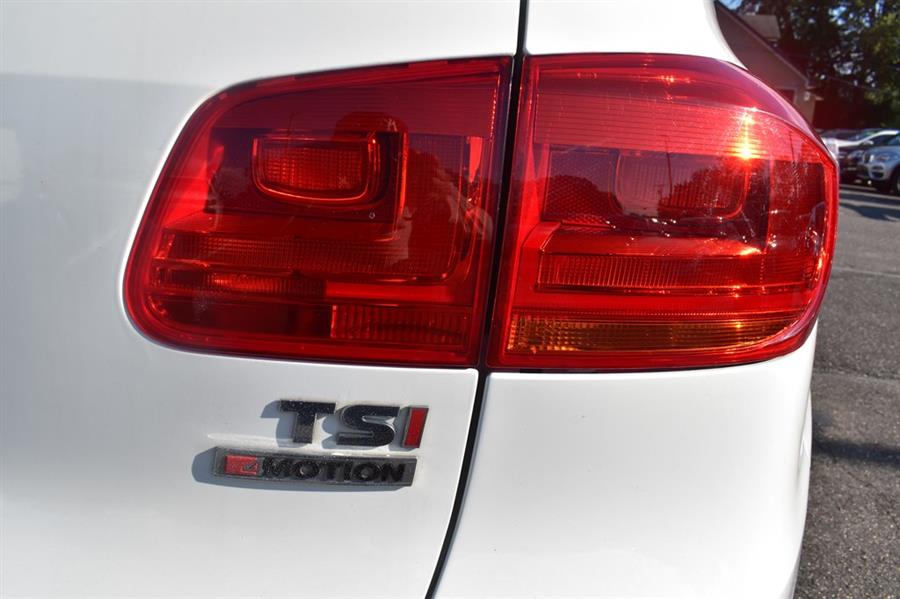 2016 Volkswagen Tiguan S photo
