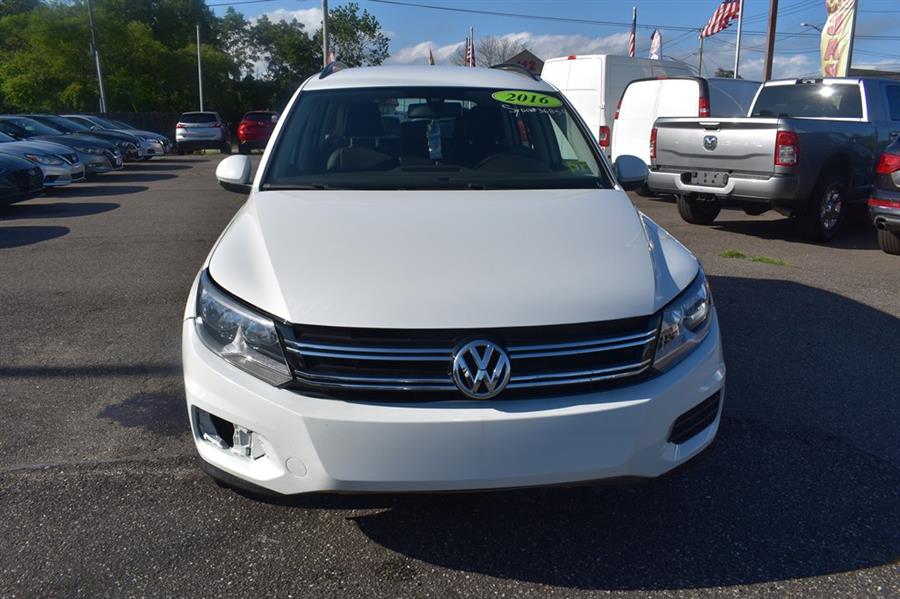 2016 Volkswagen Tiguan S photo