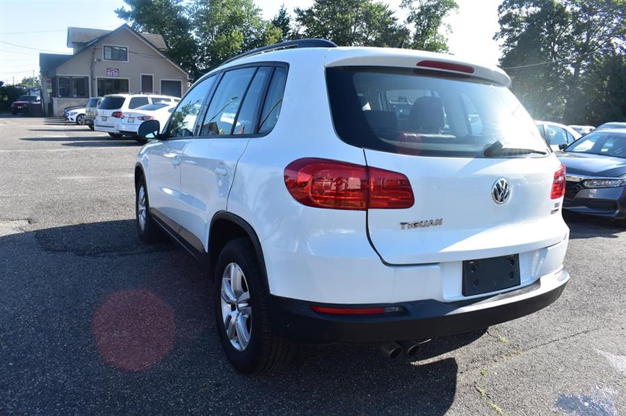 2016 Volkswagen Tiguan S photo