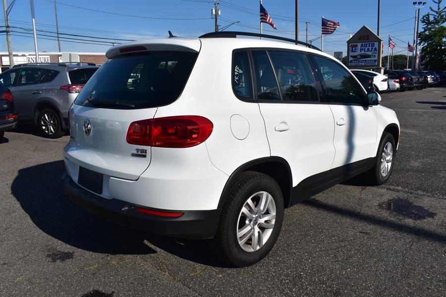 2016 Volkswagen Tiguan S photo