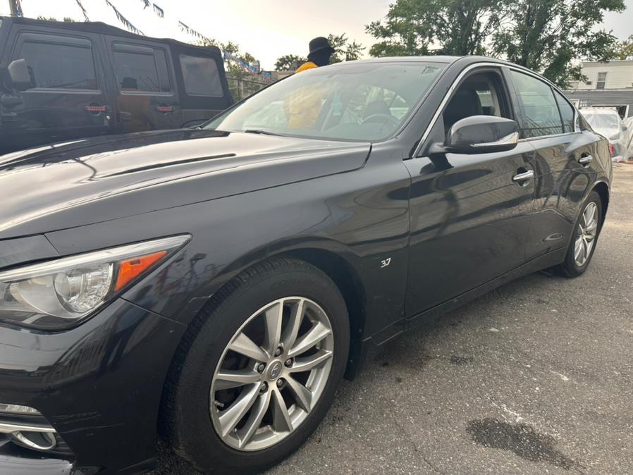 2015 Infiniti Q50 4dr Sdn Premium AWD photo