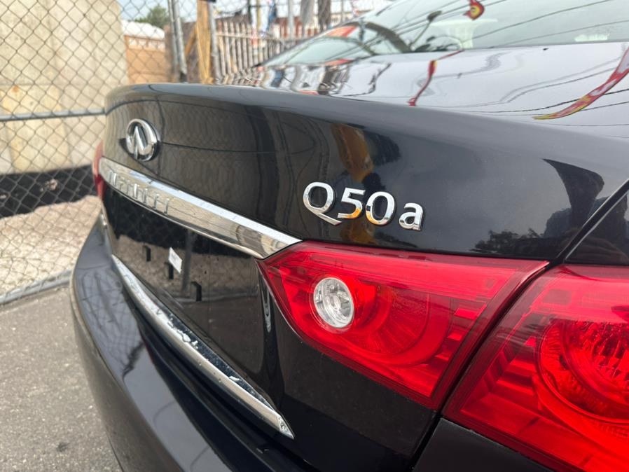 2015 Infiniti Q50 4dr Sdn Premium AWD photo