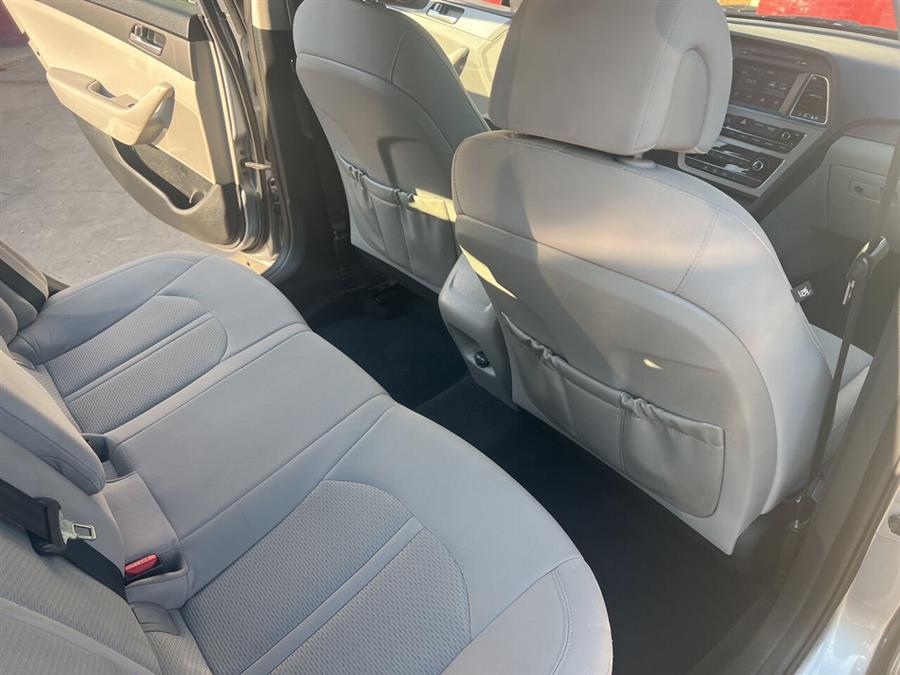 2016 Hyundai Sonata SE 4dr Sedan photo