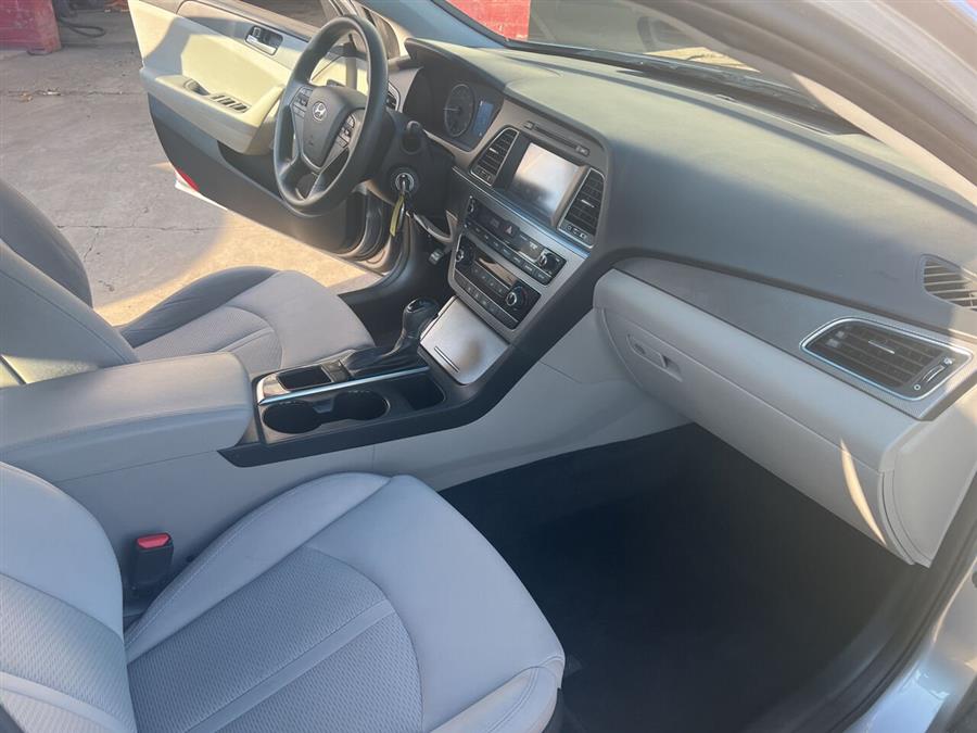2016 Hyundai Sonata SE 4dr Sedan photo