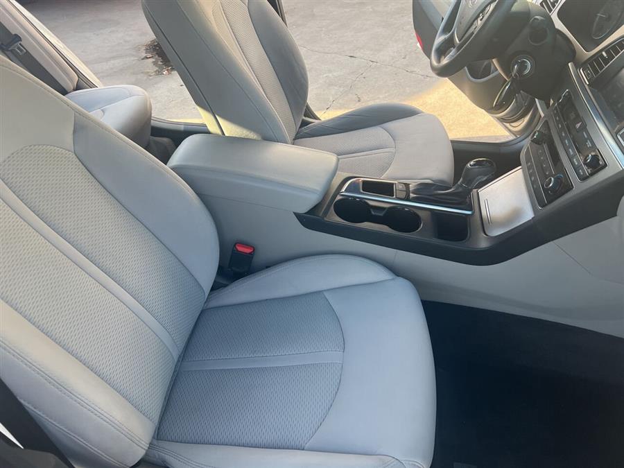 2016 Hyundai Sonata SE 4dr Sedan photo