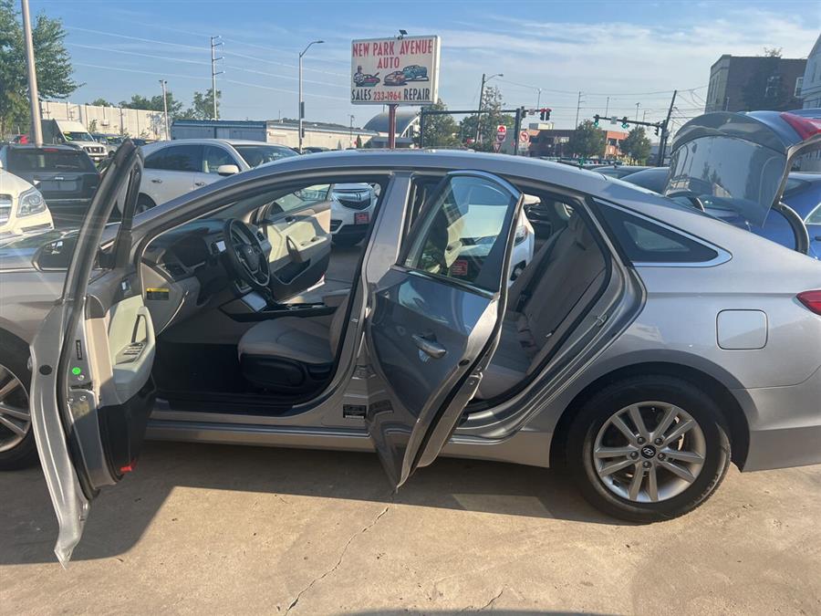 2016 Hyundai Sonata SE 4dr Sedan photo