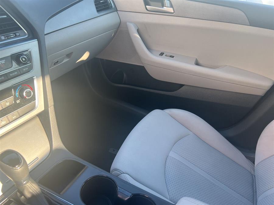 2016 Hyundai Sonata SE 4dr Sedan photo