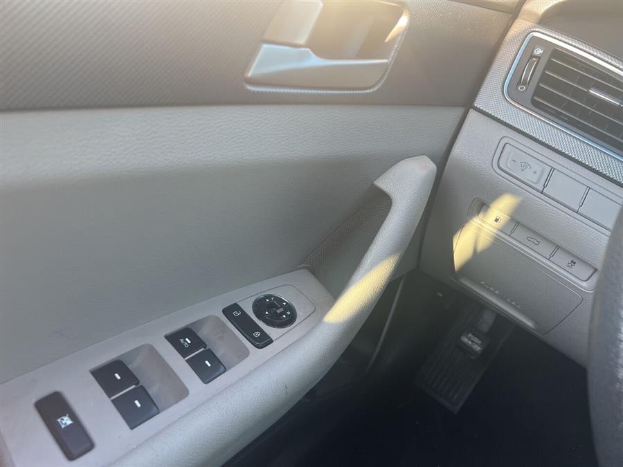 2016 Hyundai Sonata SE 4dr Sedan photo