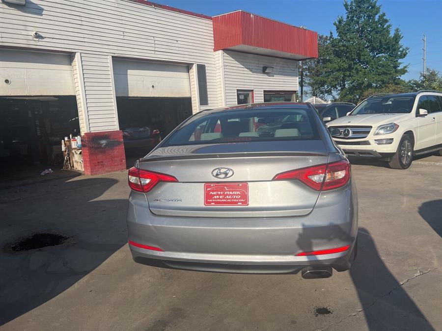 2016 Hyundai Sonata SE 4dr Sedan photo