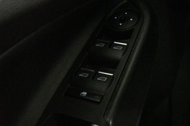 2017 Ford C-Max Hybrid SE photo