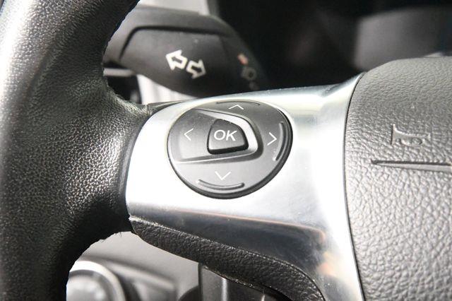 2017 Ford C-Max Hybrid SE photo