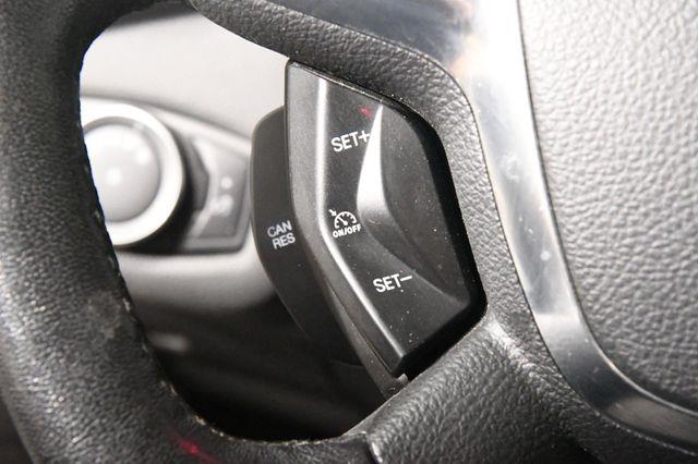 2017 Ford C-Max Hybrid SE photo