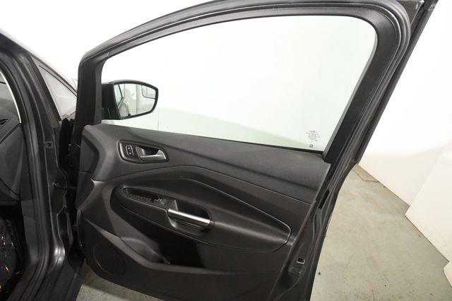 2017 Ford C-Max Hybrid SE photo