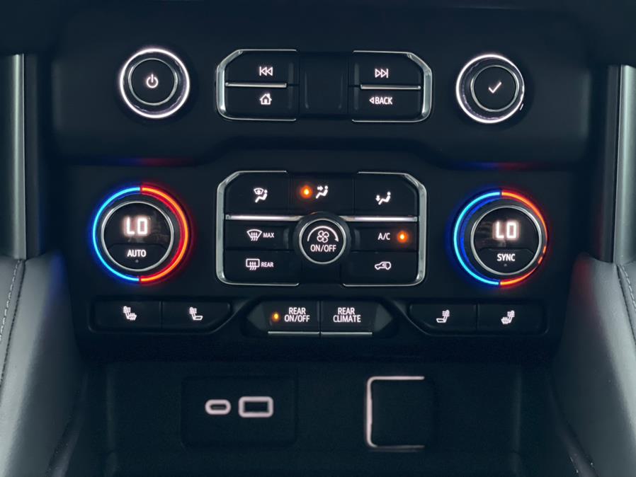 2022 Chevrolet Suburban 4WD 4dr LT photo
