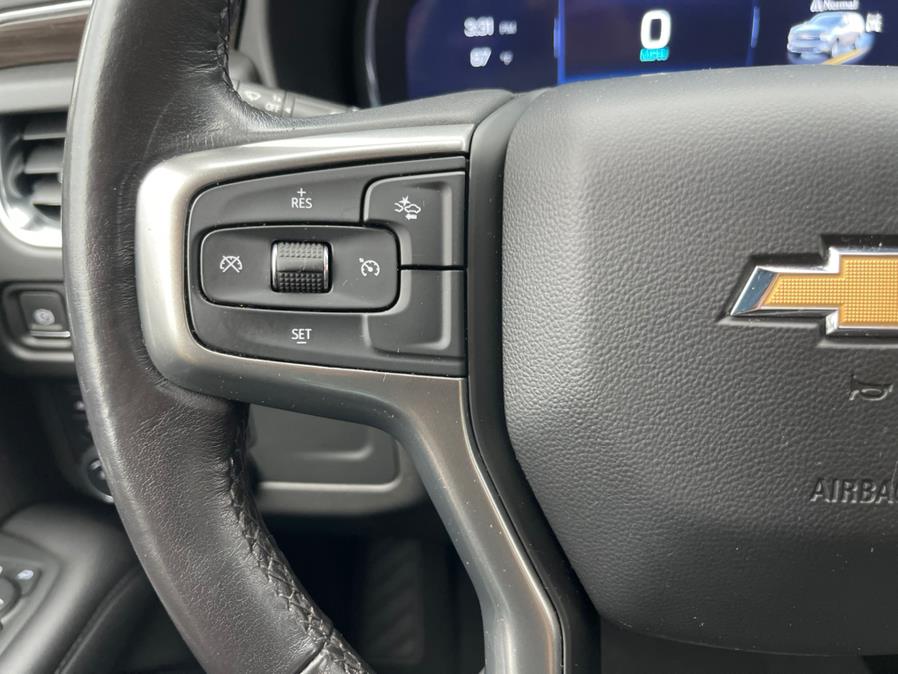 2022 Chevrolet Suburban 4WD 4dr LT photo